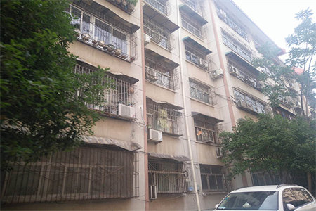 南湖新城远达·南湖领御3室2厅2卫88万97.6m2出售